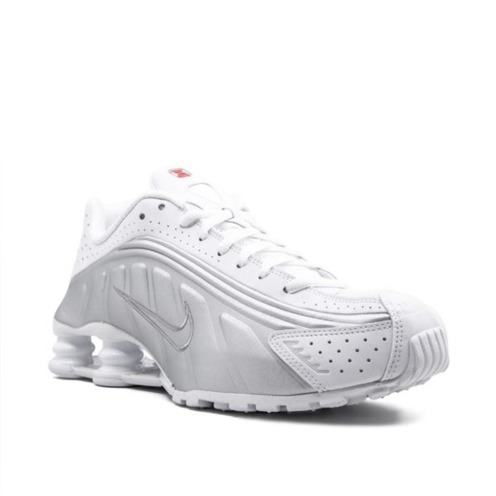 Nike Shox R4 GS Size W 7.5 ( Youth 5.5Y EUR 38) White/Silver EUC